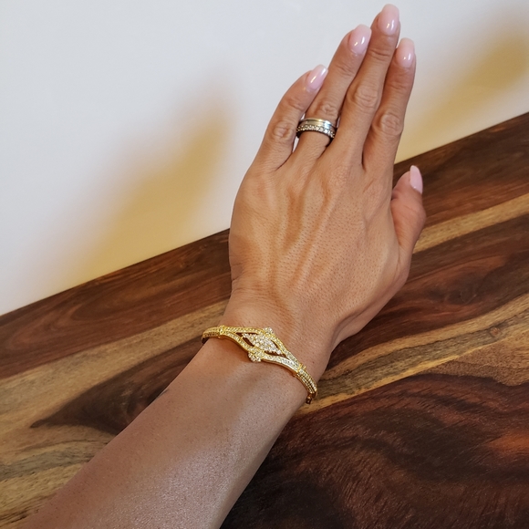 18K Gold Plated Bangle Bracelet - Picture 12 of 12
